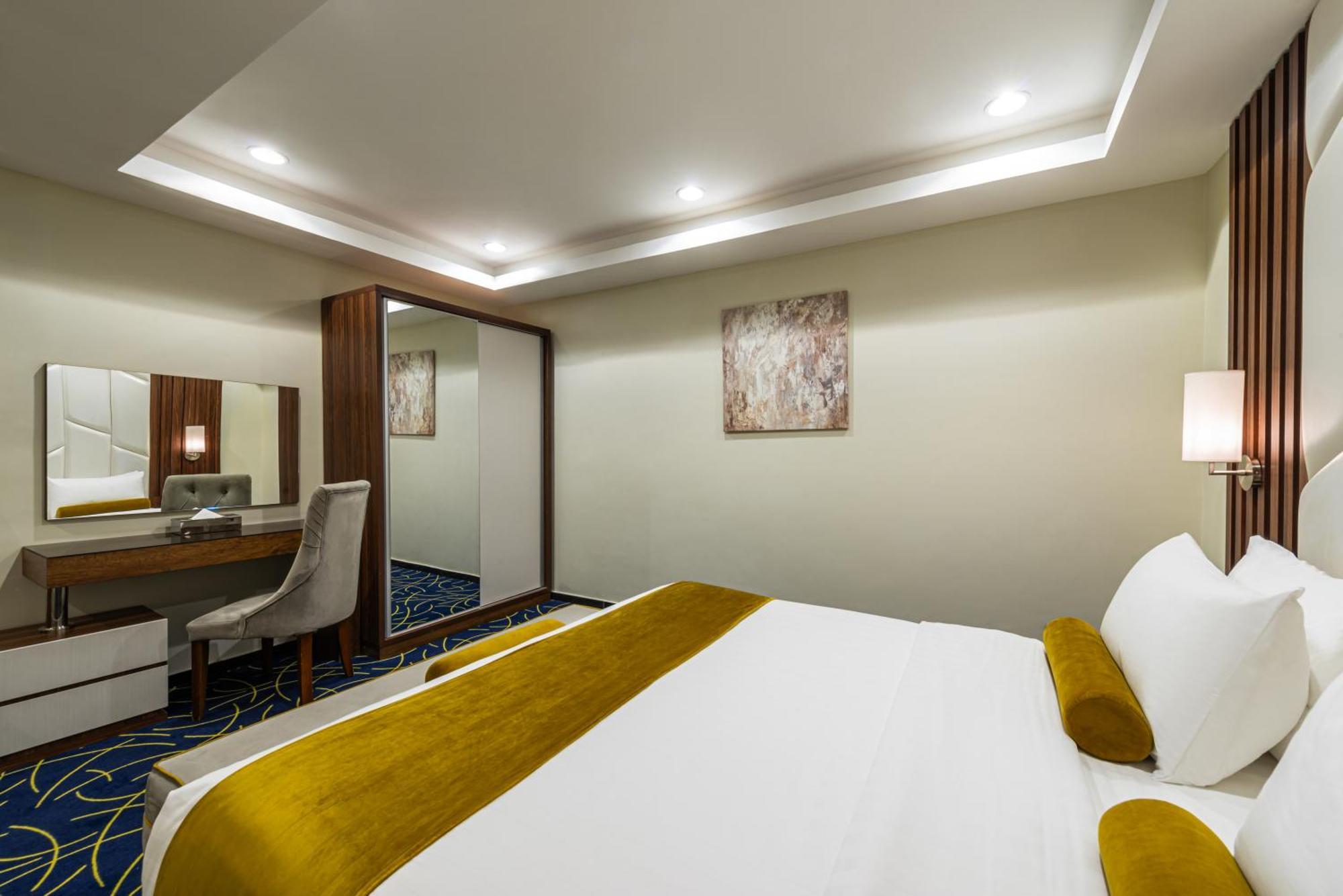 The Palace Hotel Suites Khamis Mushait Exterior photo