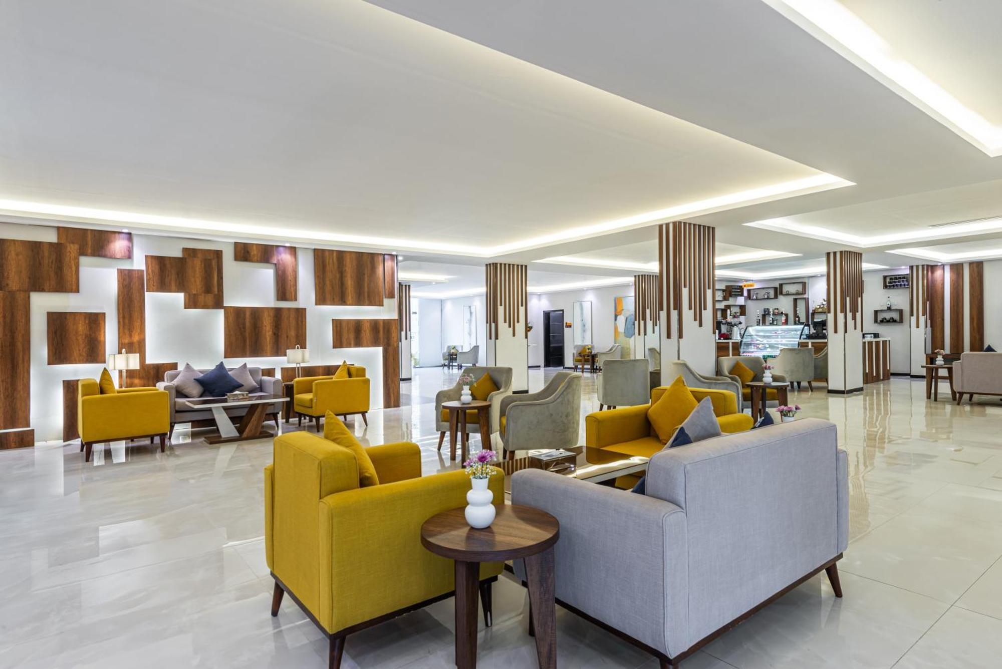 The Palace Hotel Suites Khamis Mushait Exterior photo